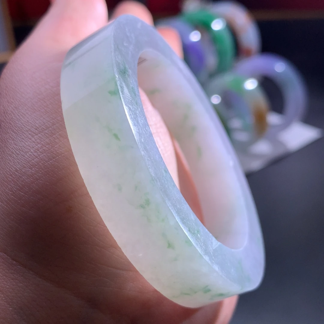 定制翡翠未镶嵌翡翠手镯