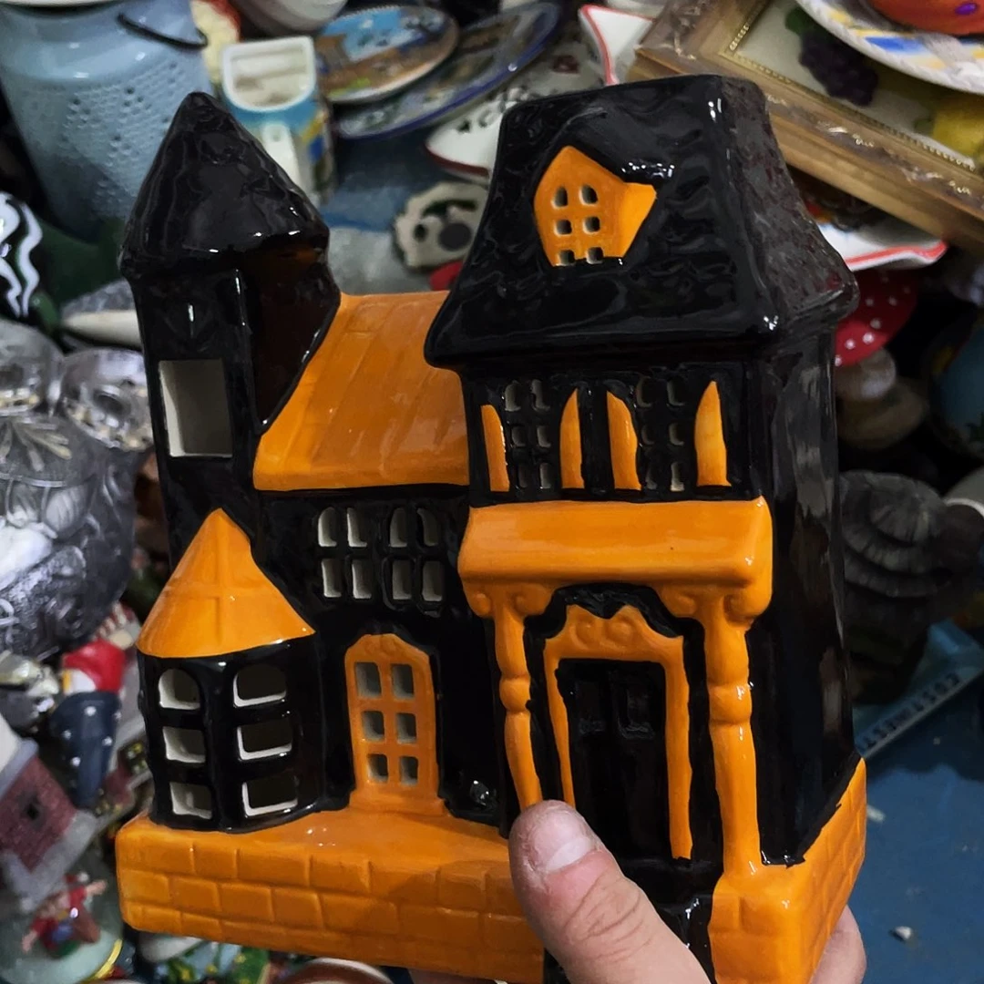 摆件  磕碰。 封釉。