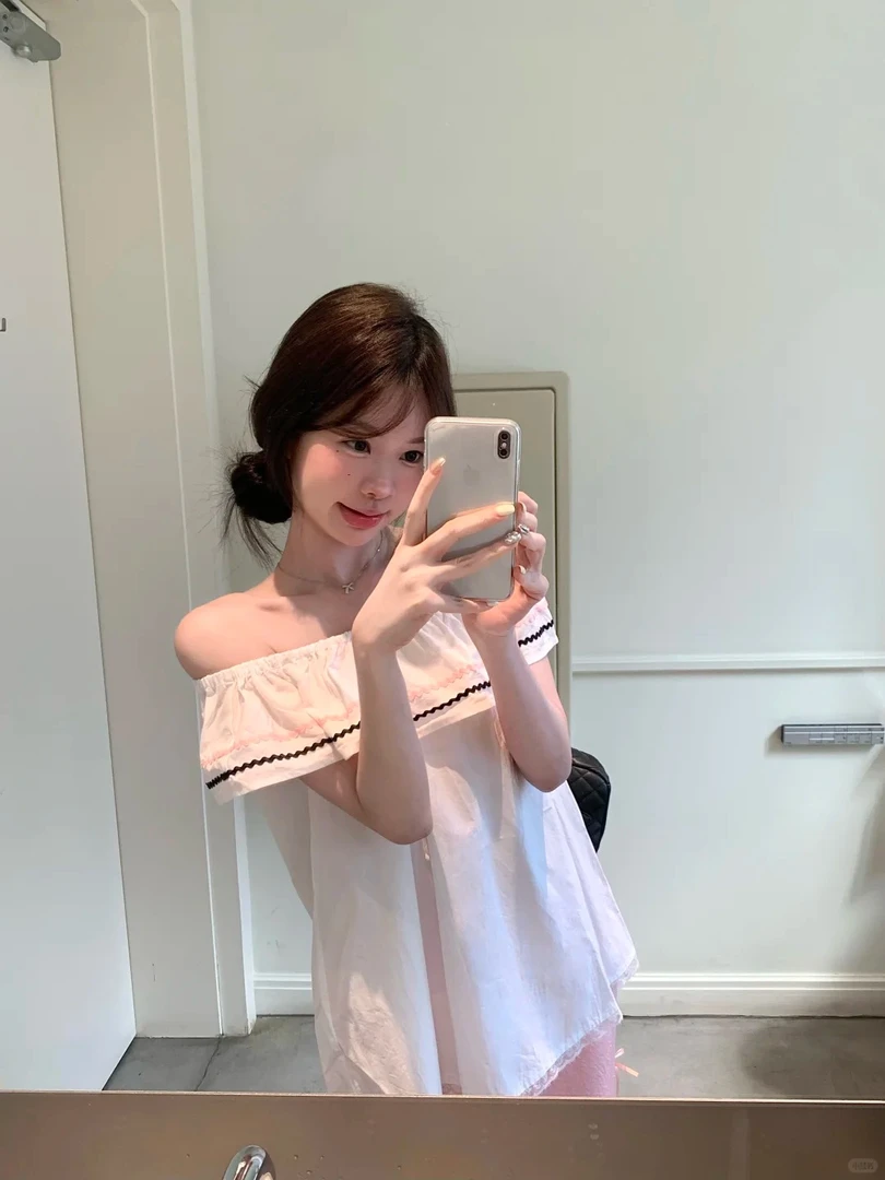 【浮光白芷】夏季新款韩系温柔风蕾丝拼接一字肩上衣配高腰半身裙女