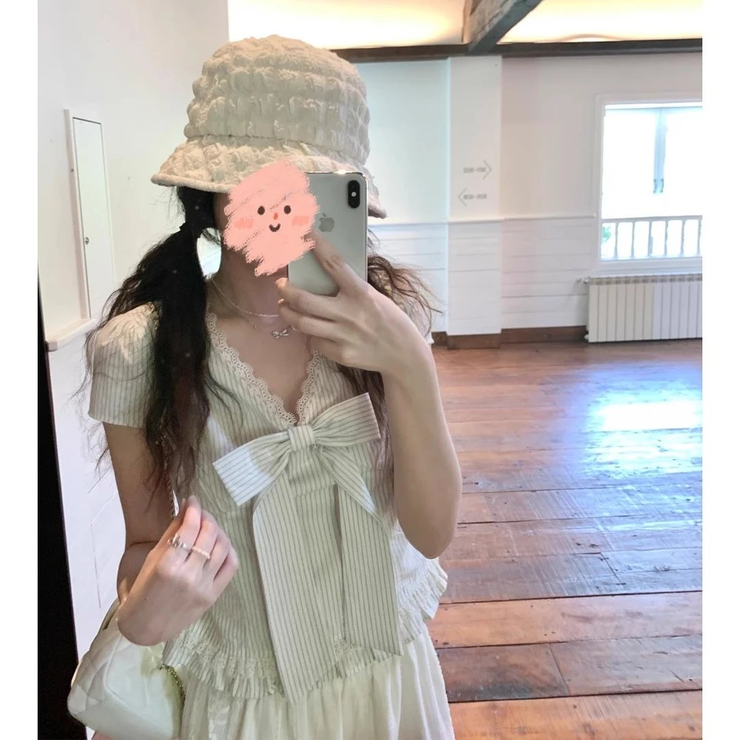 2025新款蕾丝花边衬衫蝴蝶结条纹V领短款上衣气质设计感小众漂亮