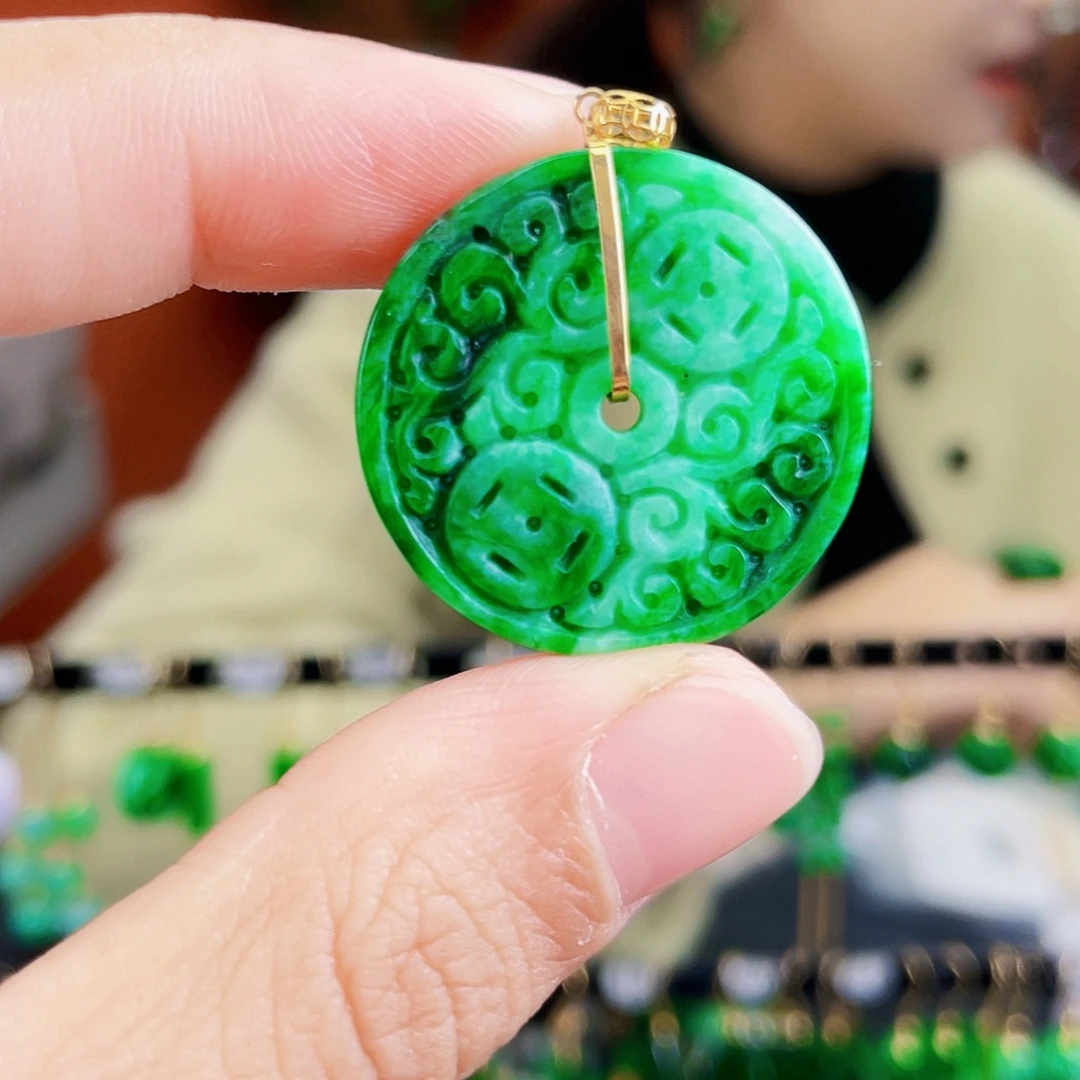 翡翠18K金镶嵌耳饰