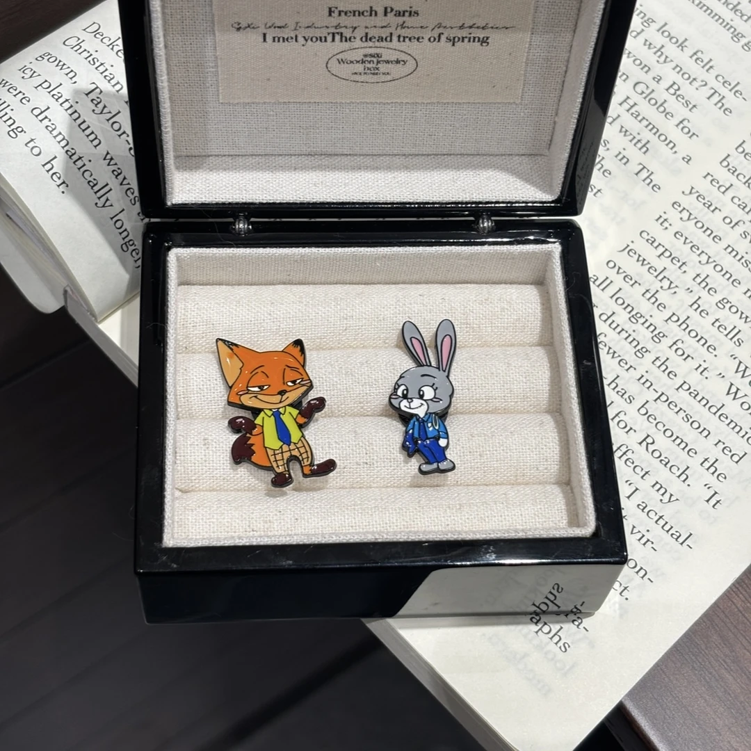 Q可爱卡通趣味疯狂动物城金属狐尼克朱迪兔动物造型胸针节日装扮