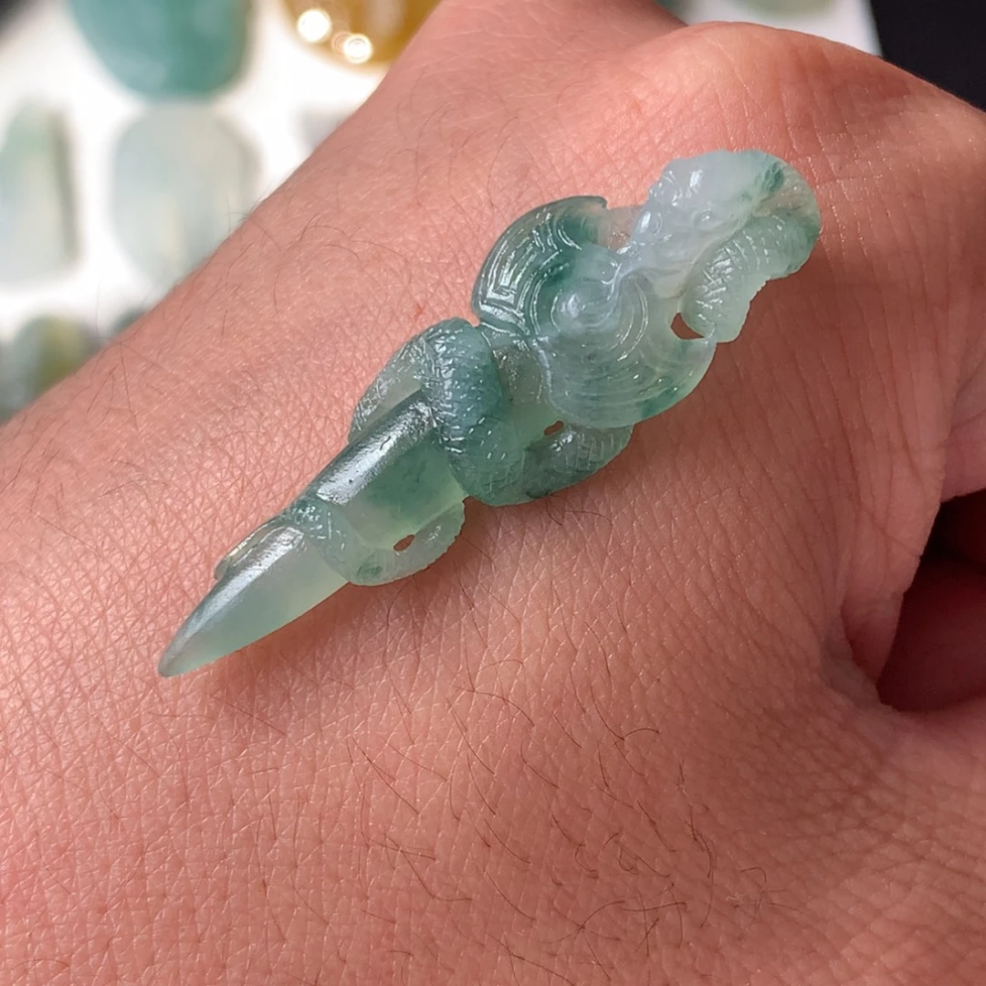 定制翡翠未镶嵌挂件