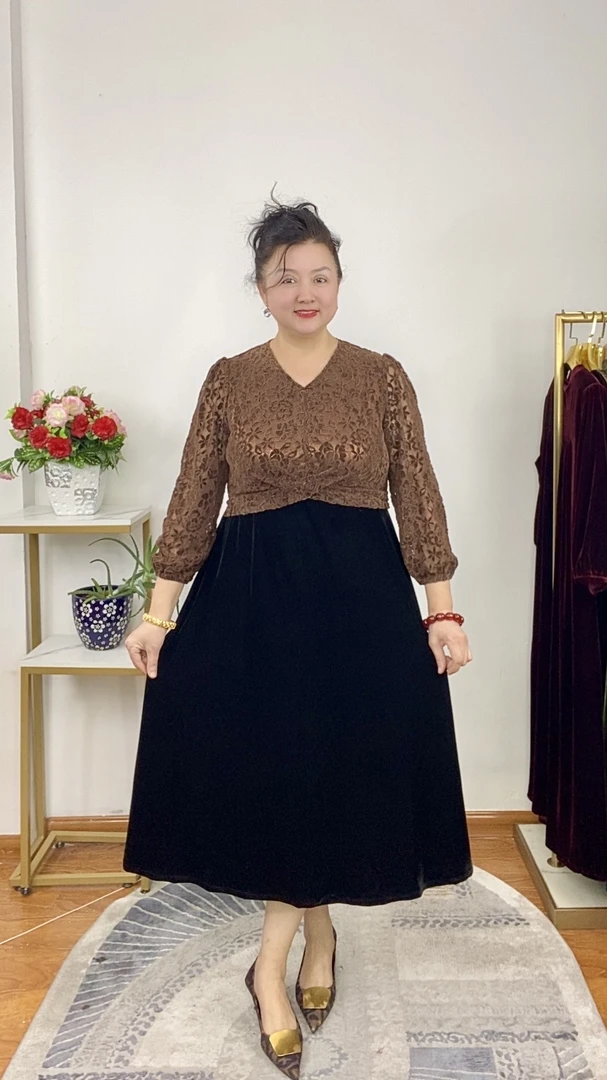 【AYTU】千金款蕾丝拼接丝绒显瘦连衣裙