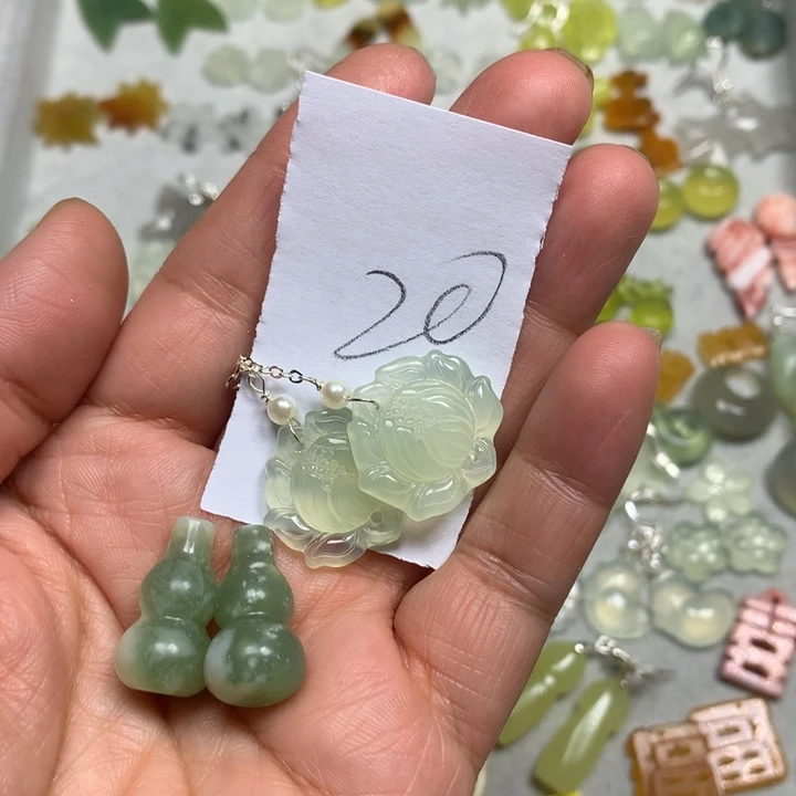 蛇纹石玉耳钉足银镀金镶嵌阿*鱼