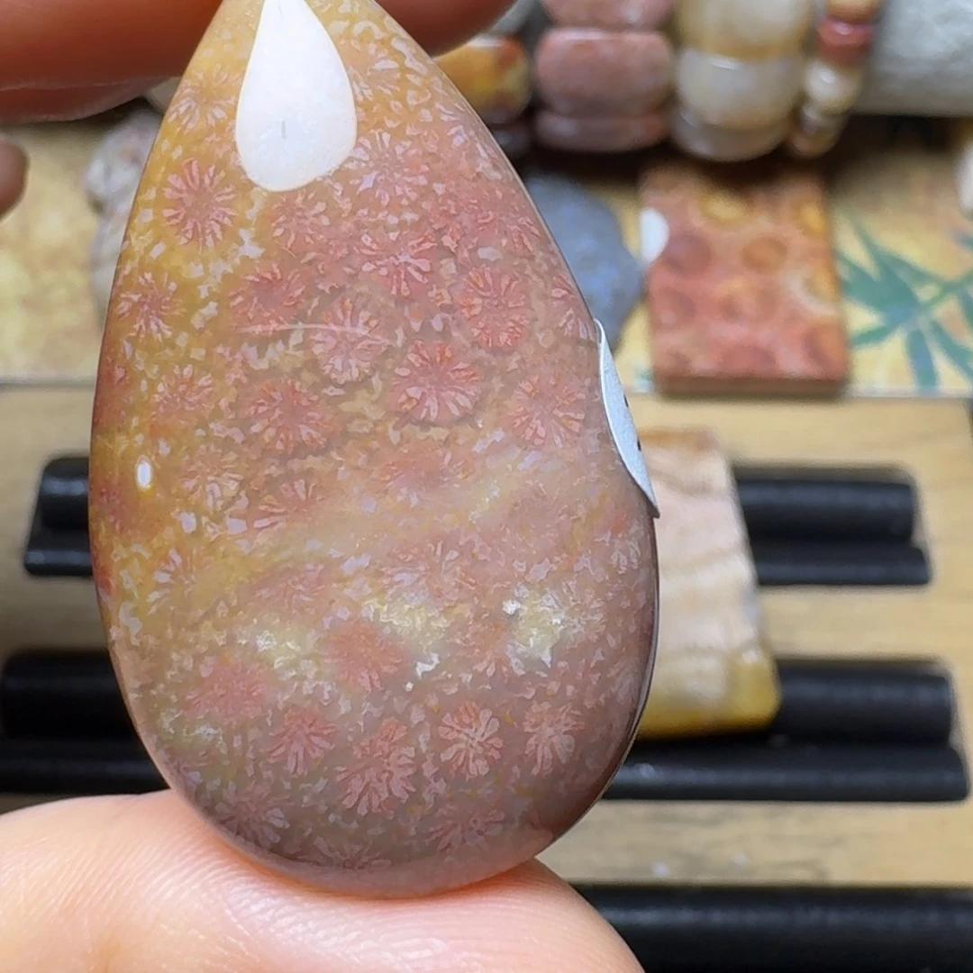 硅化玉红粉小花未镶嵌