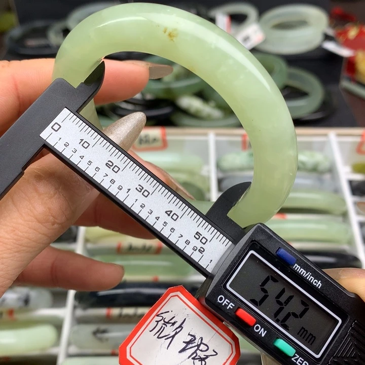 蛇纹石玉未镶嵌手镯1001