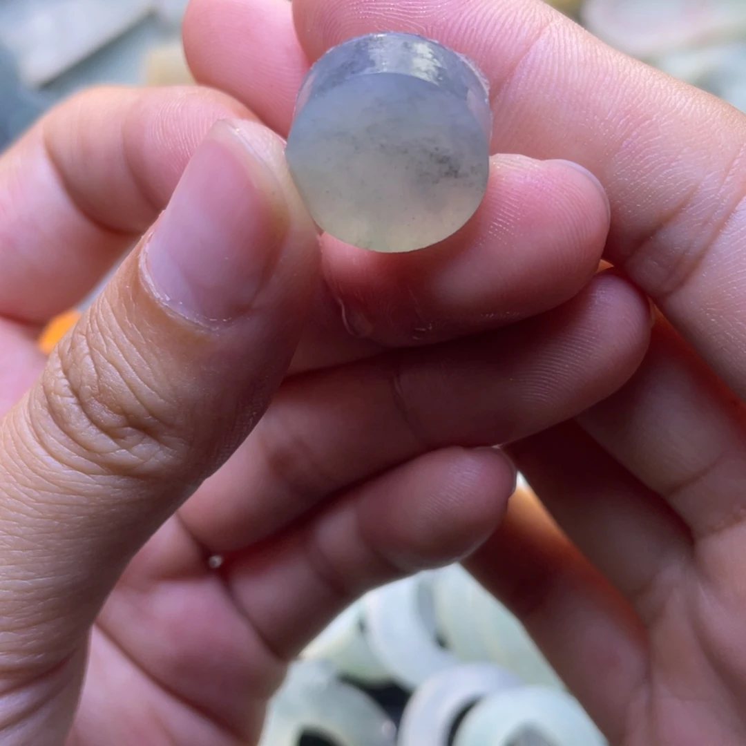 定制翡翠未镶嵌乌鸡