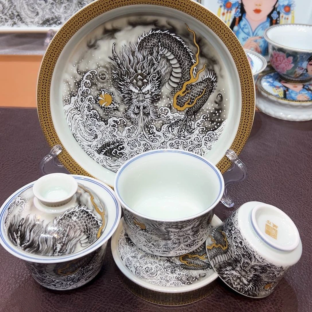 摆件景德镇陶瓷学院等单位联合举办了多