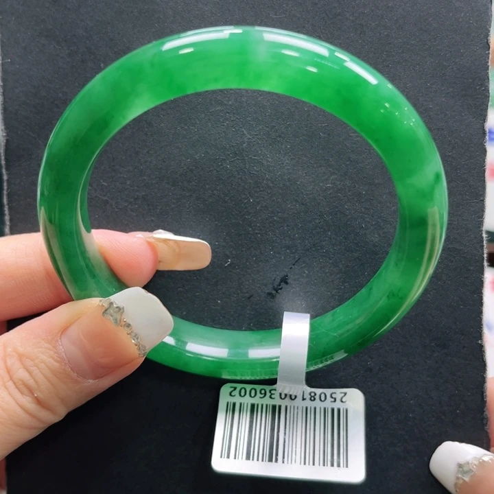 石英质玉（非洲翠）未镶嵌手镯