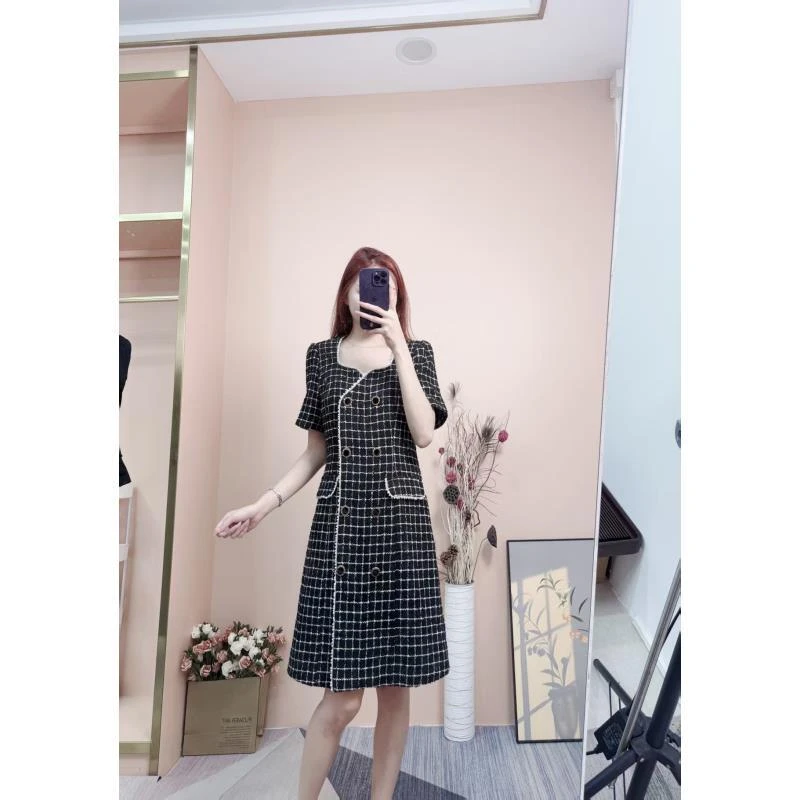 [依易原创]气质名媛轻奢小香风格纹珍珠边高腰显瘦连衣裙W53003