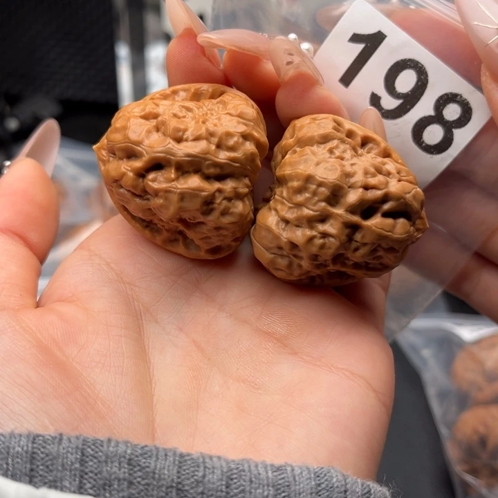 吊坠文玩核桃三角36.5