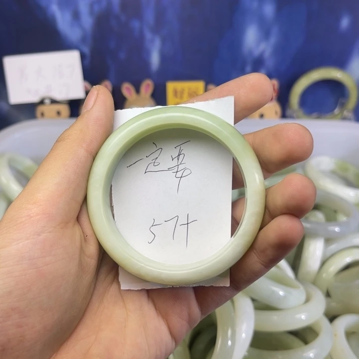 蛇纹石玉手镯未镶嵌一***强