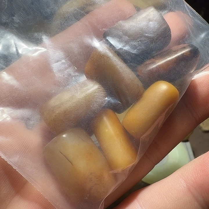 珍***金和田玉（糖玉）未镶嵌挂件