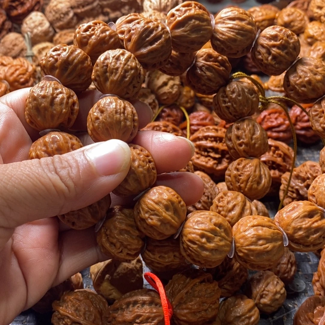 牧***人文玩核桃吊坠金蟾背