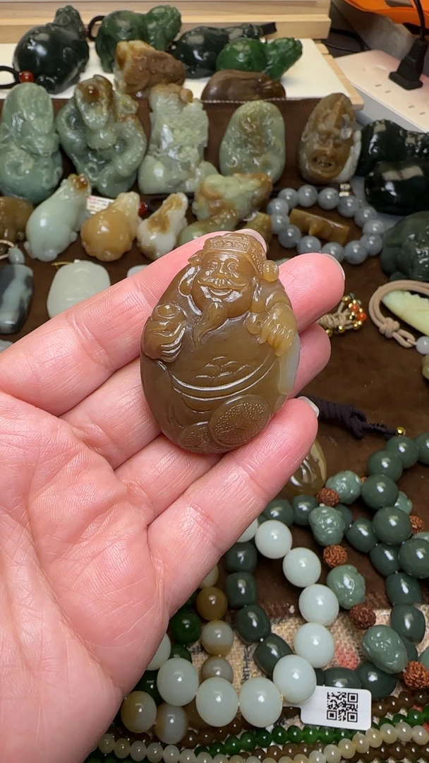 和田玉红糖财神吊坠