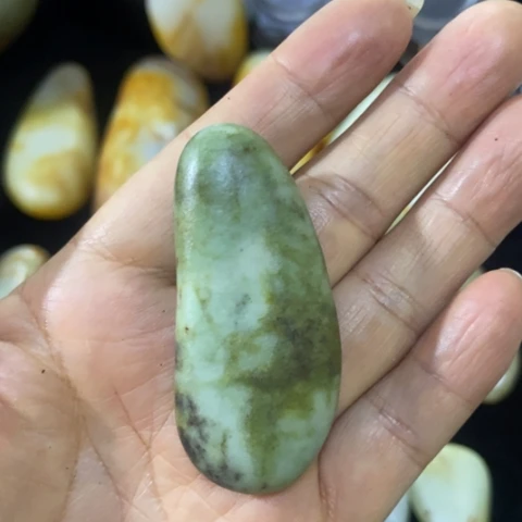 未镶嵌和田玉（糖玉）车挂