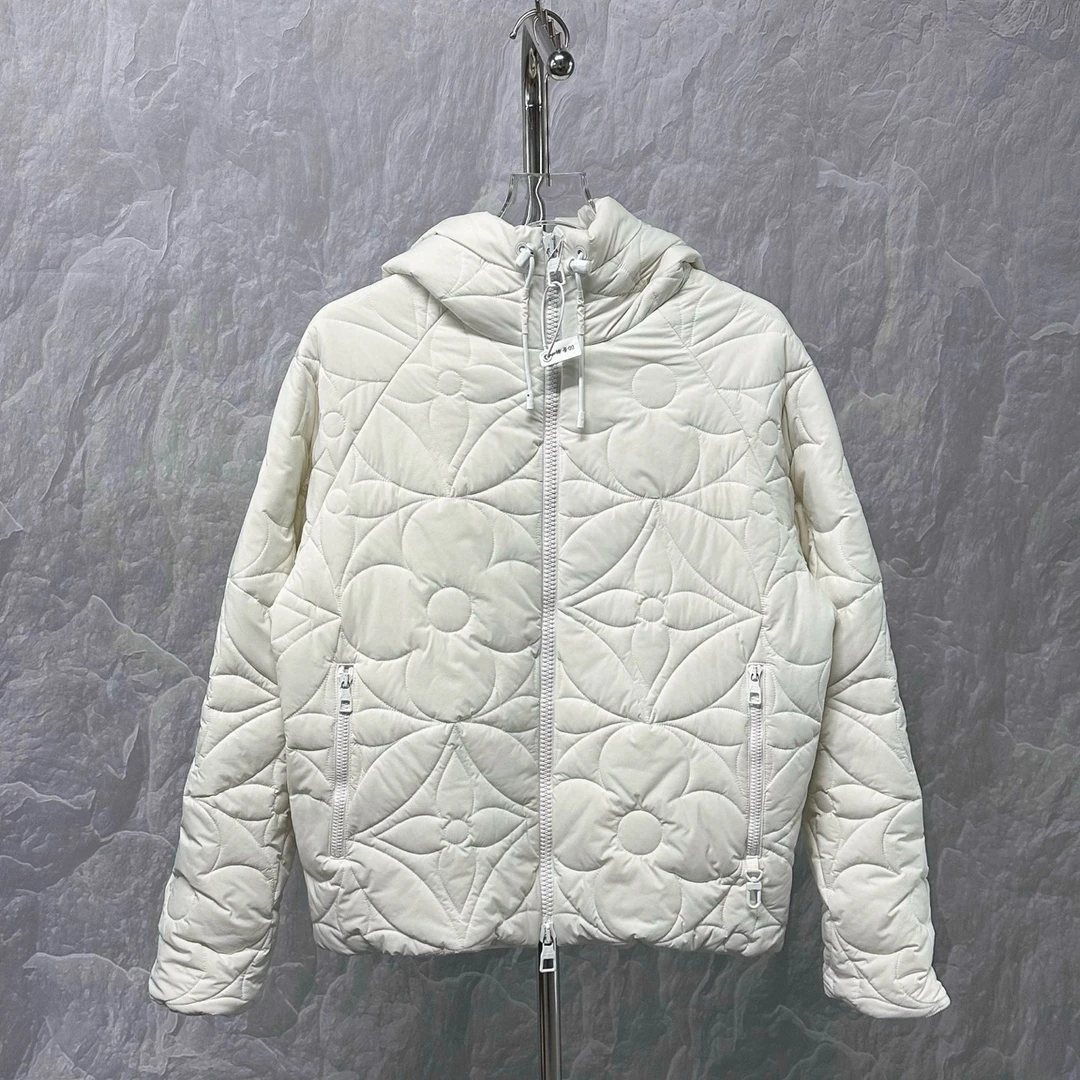 未使用 LouisVuitton/路易威登 三花满印绗缝外套44码P02145