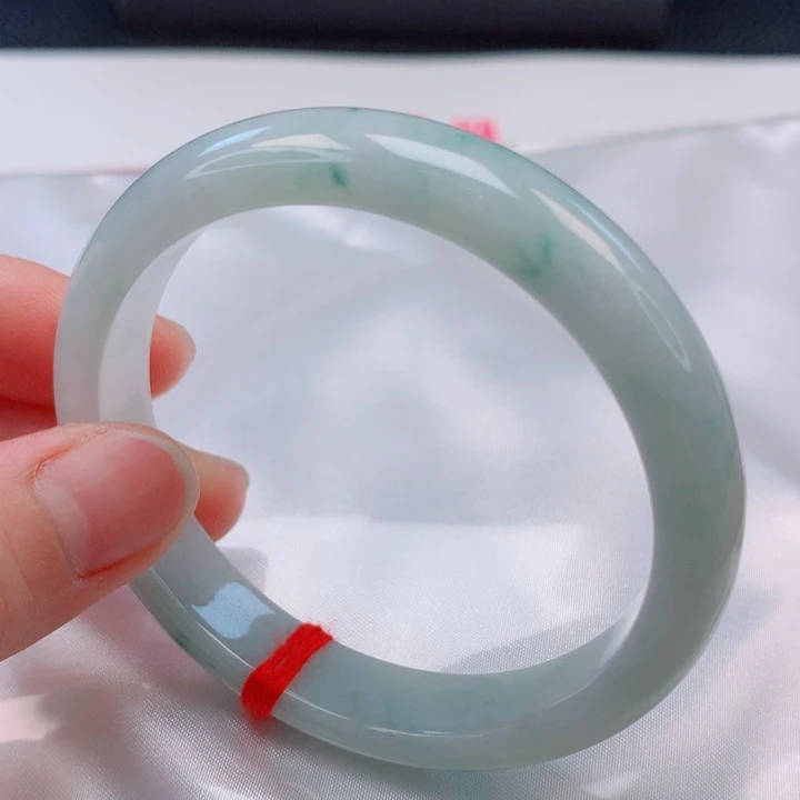 翡翠手镯未镶嵌56。57