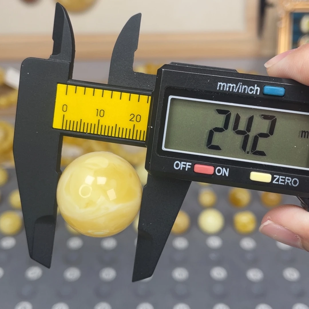 琥珀未镶嵌裸石122号