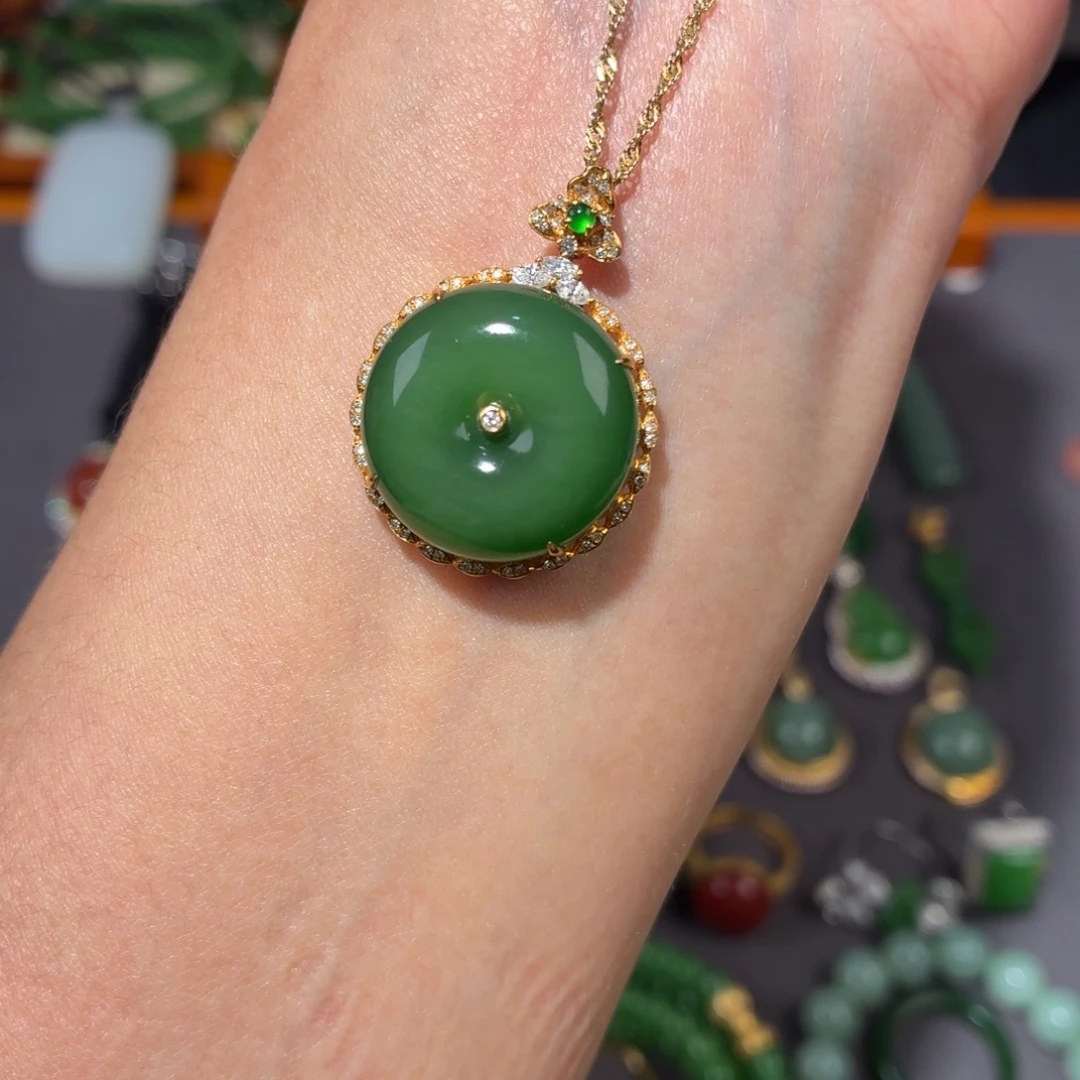 和田玉18K金镶嵌颈饰