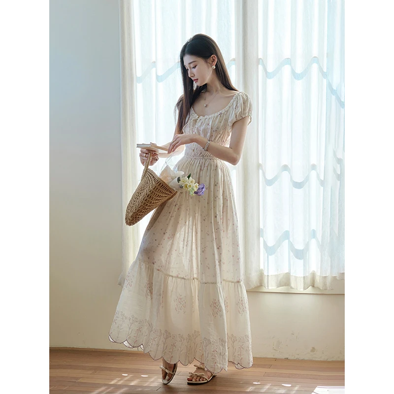 且可ChillCozy 醒春集 海岛度假立体花卉刺绣连衣裙系列