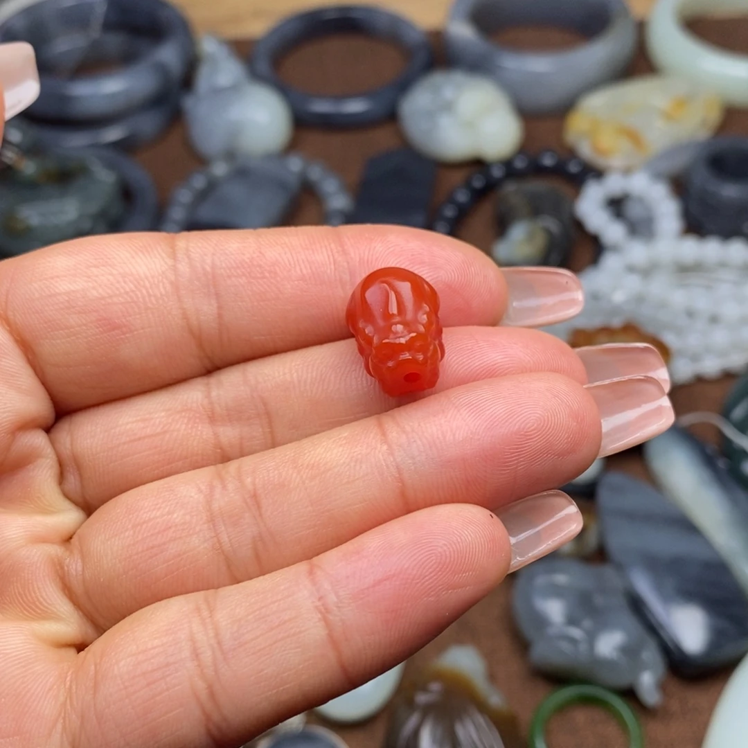 养***葵和田玉未镶嵌颈饰