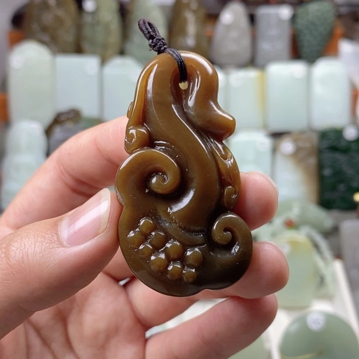 和田玉（糖玉）未镶嵌颈饰