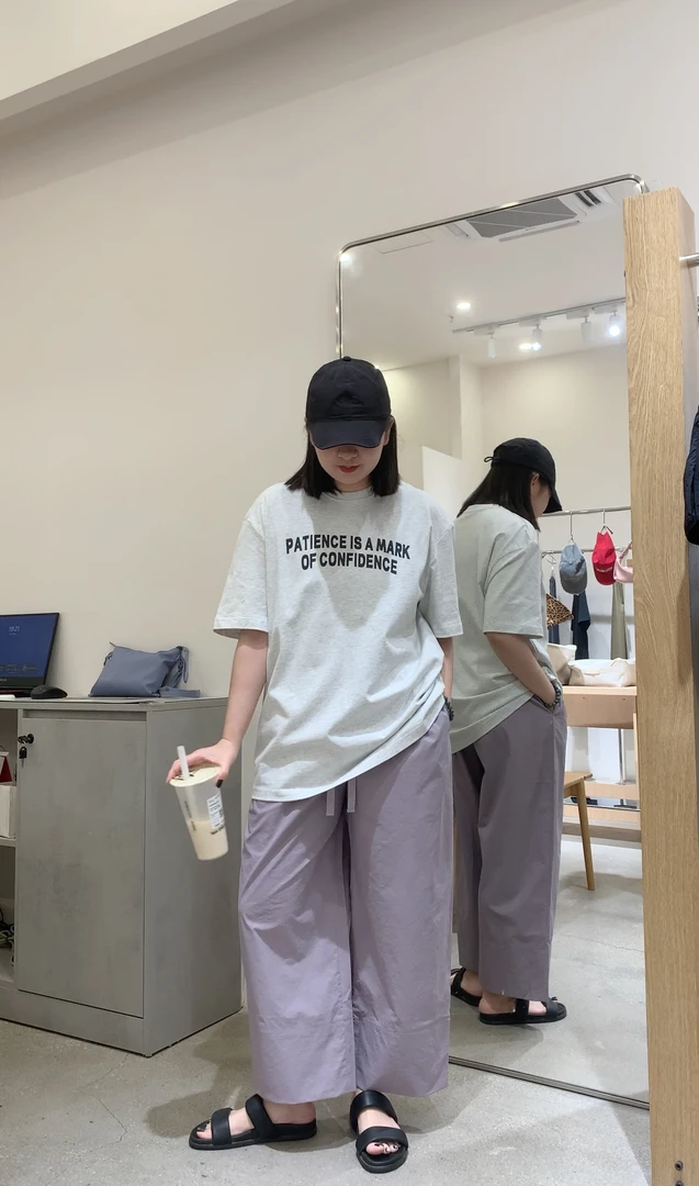 字母短袖宽松型圆领常规印花显瘦休闲T恤