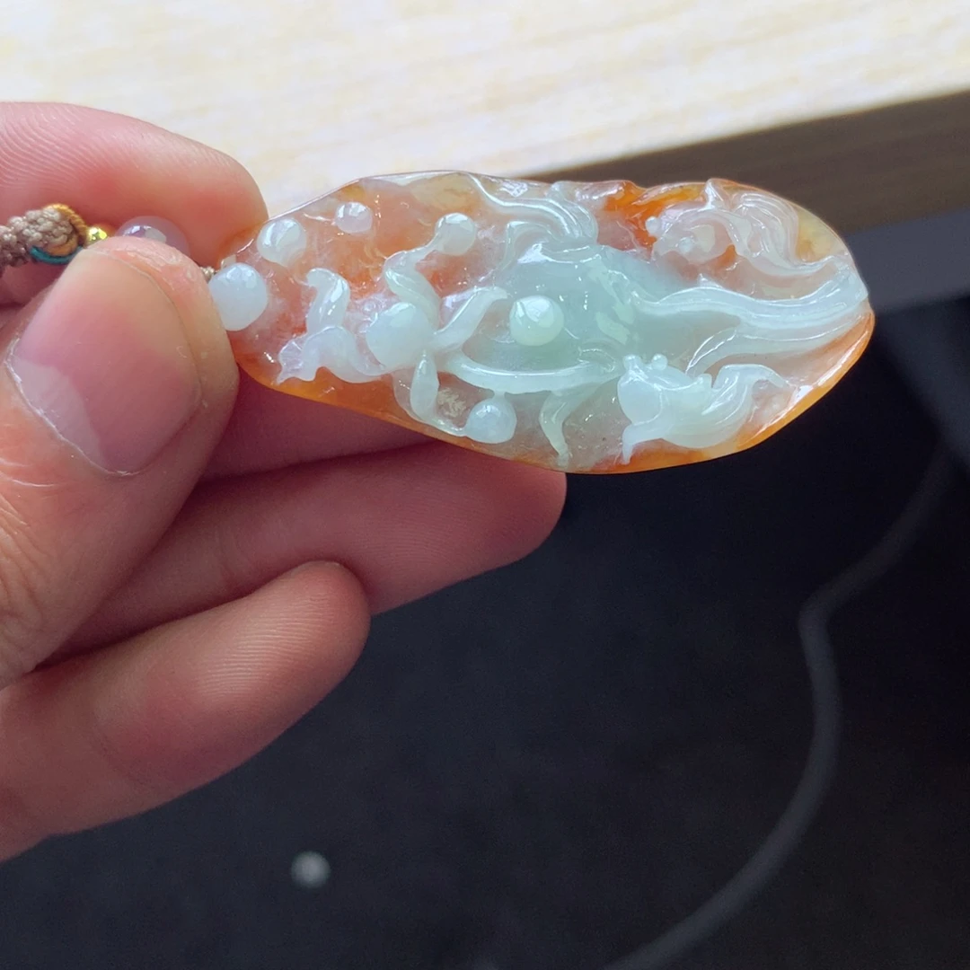 翡翠颈饰未镶嵌吊坠