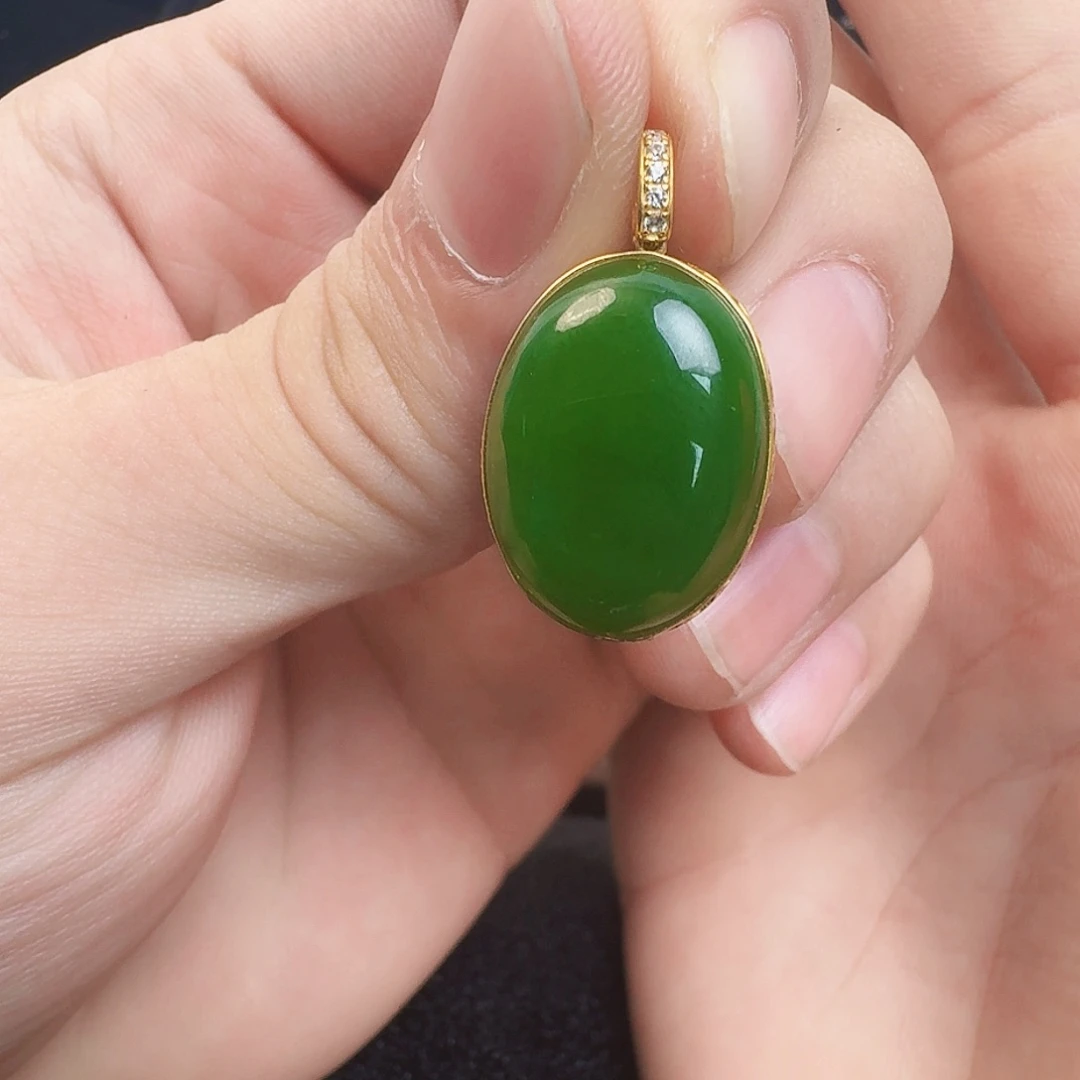 和田玉18K金镶嵌颈饰