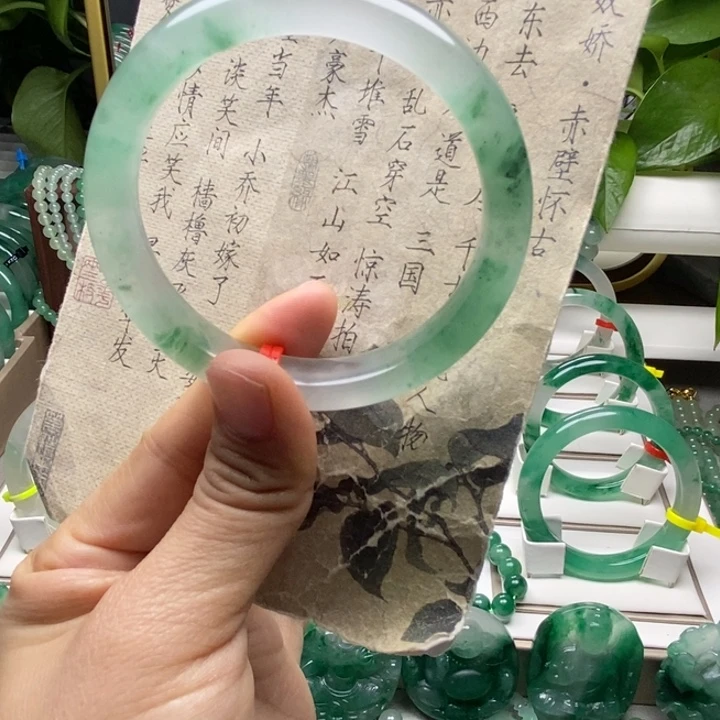 石英质玉未镶嵌手镯