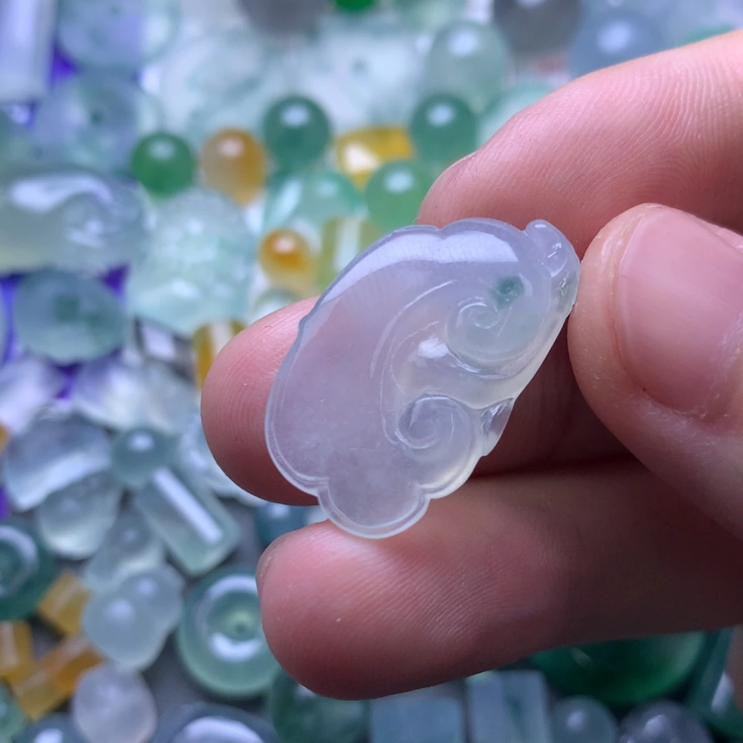 定制翡翠未镶嵌挂件