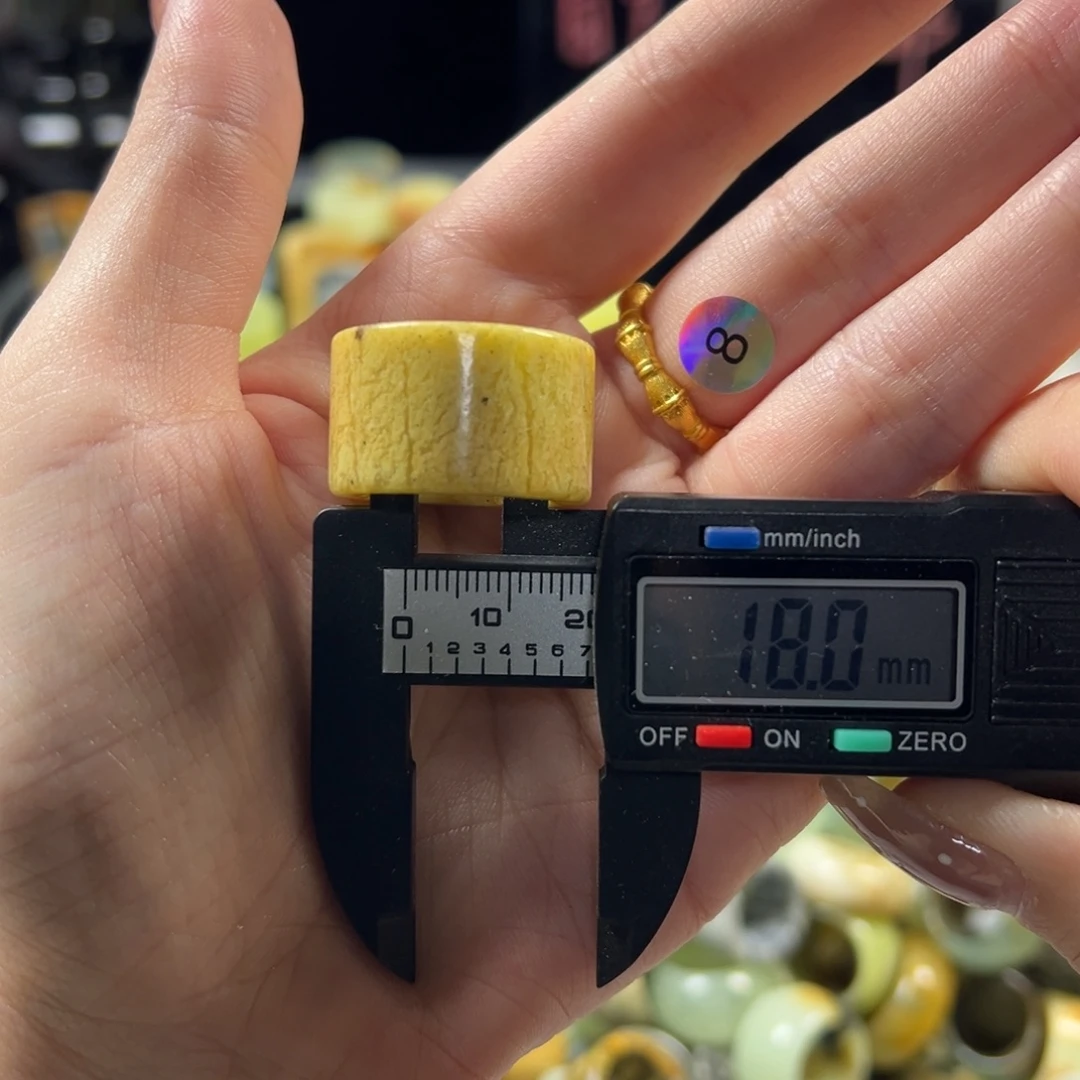 蛇纹石玉未镶嵌戒指