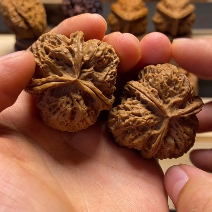 明***禹文玩核桃把件蛮荒三棱37
