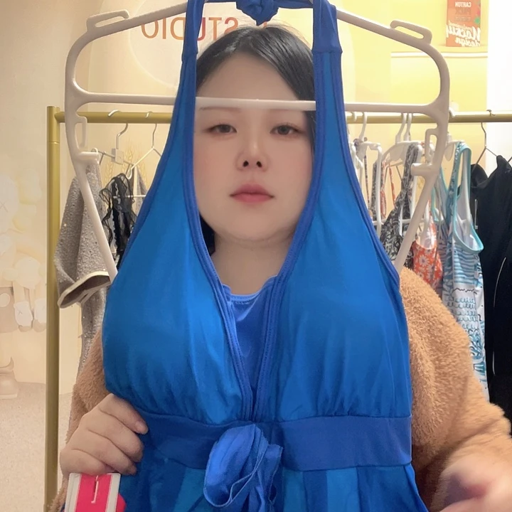泳衣搭配技巧撞色