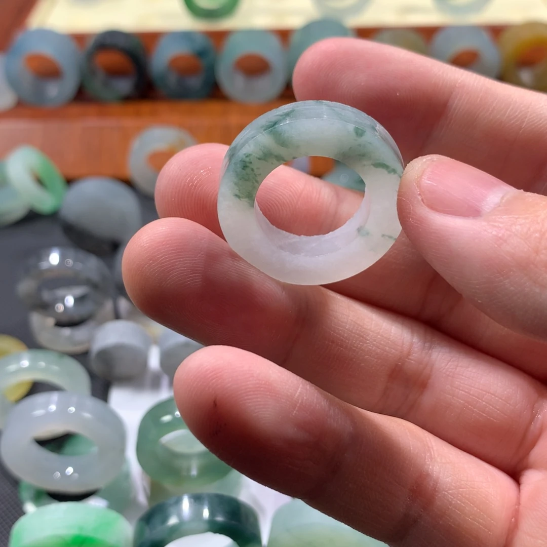 定制翡翠未镶嵌M****?定制