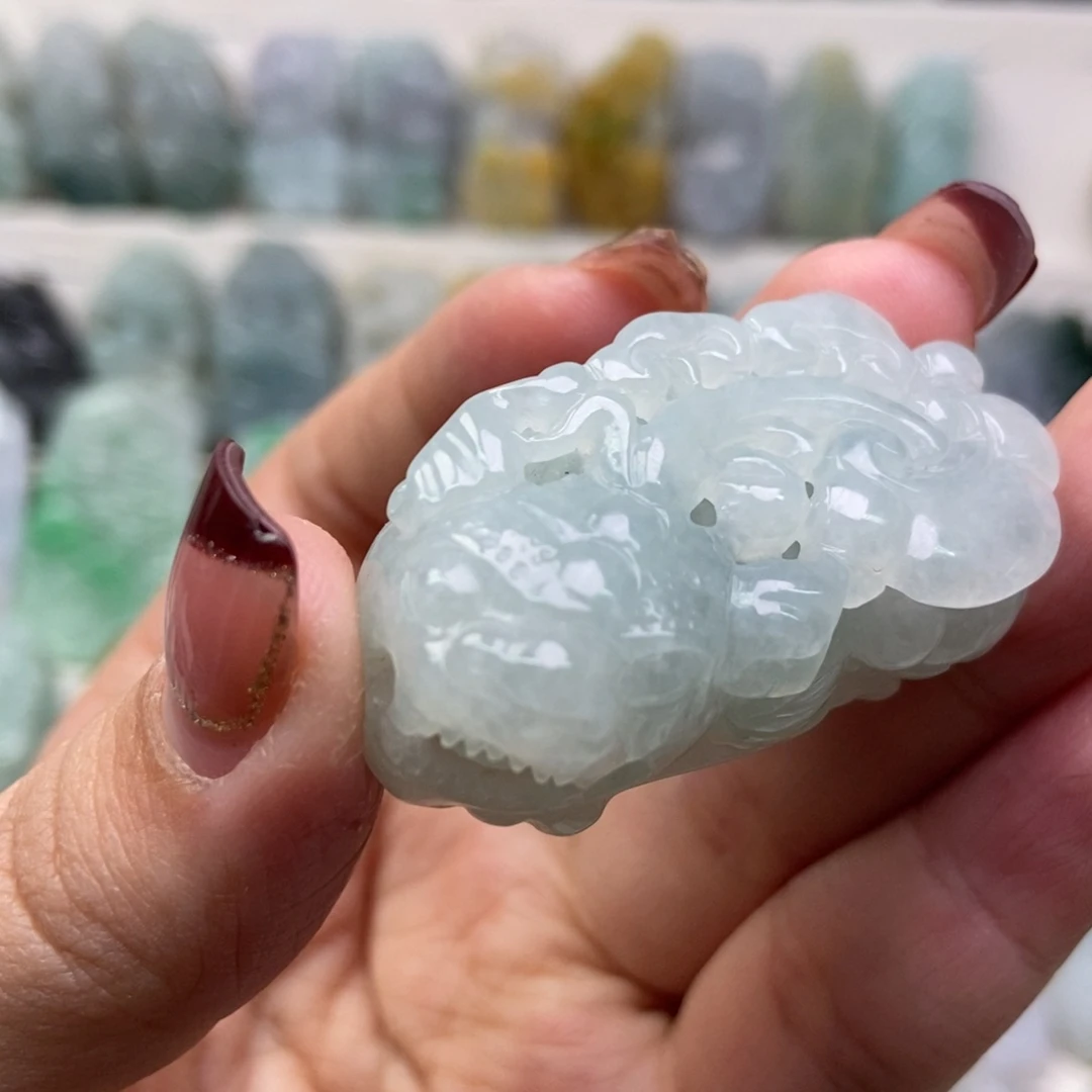 翡翠吊坠(赠链)未镶嵌口含珠