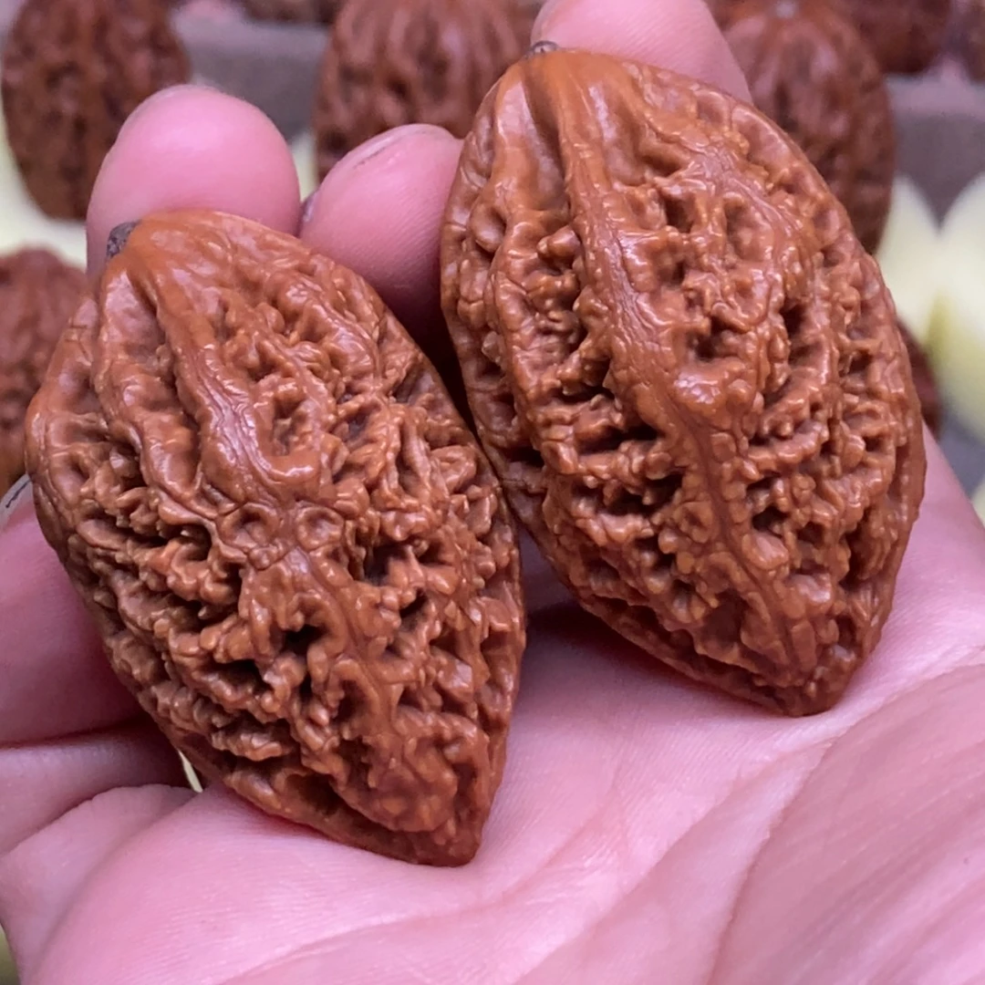 把件文玩核桃蚂蚁纹梭子