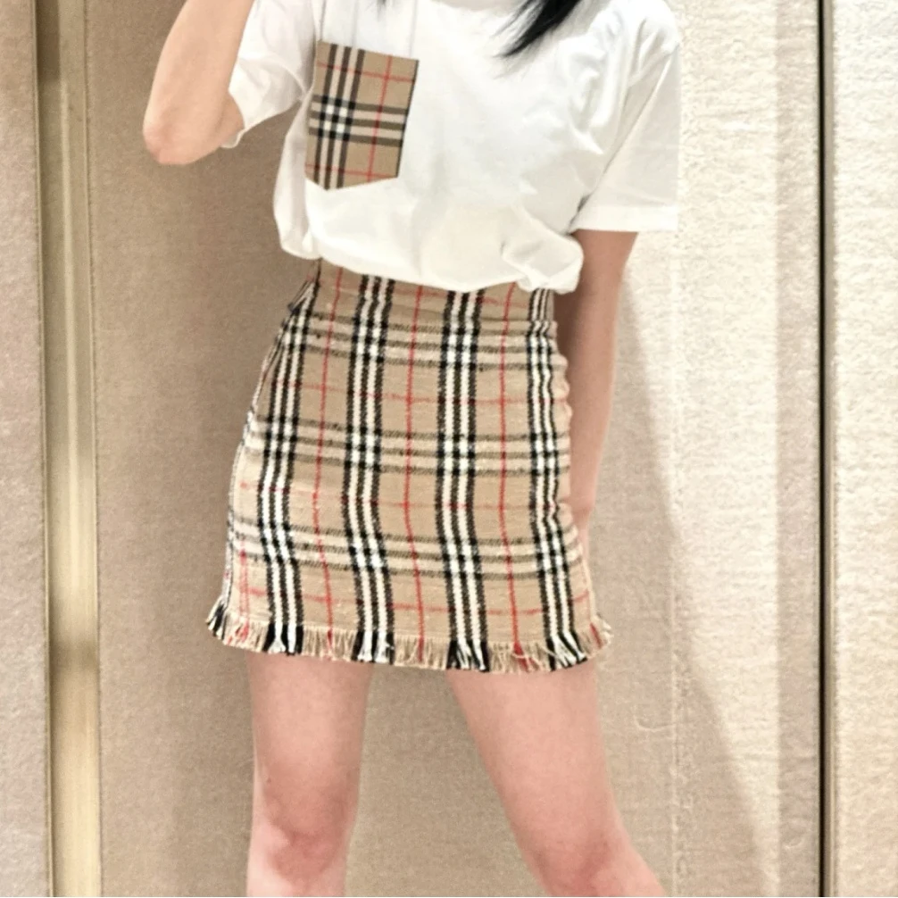 99新 BURBERRY/博柏利 015572 博柏利 经典格纹短裙半身裙 34码