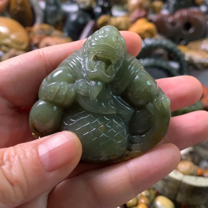 未镶嵌岫岩河磨玉（透闪石质玉）把件