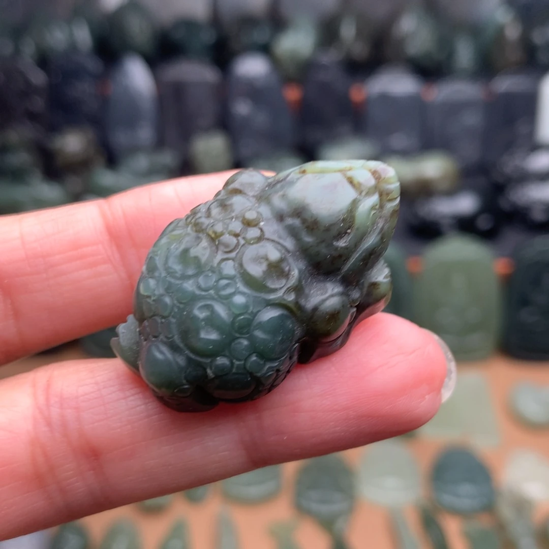 和田玉未镶嵌颈饰挂件43