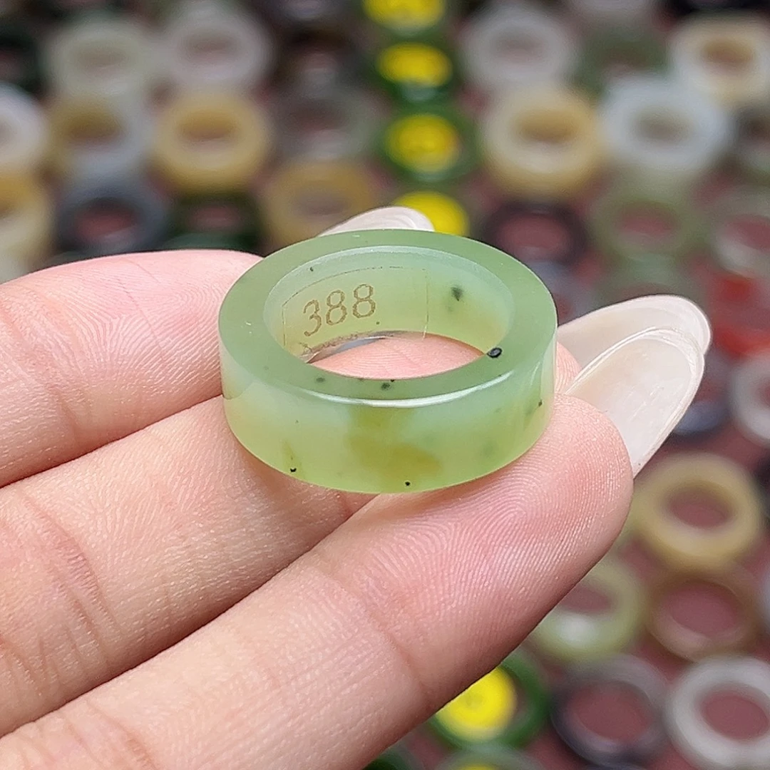 未镶嵌戒指和田玉上新11圈 冰底乌兰海