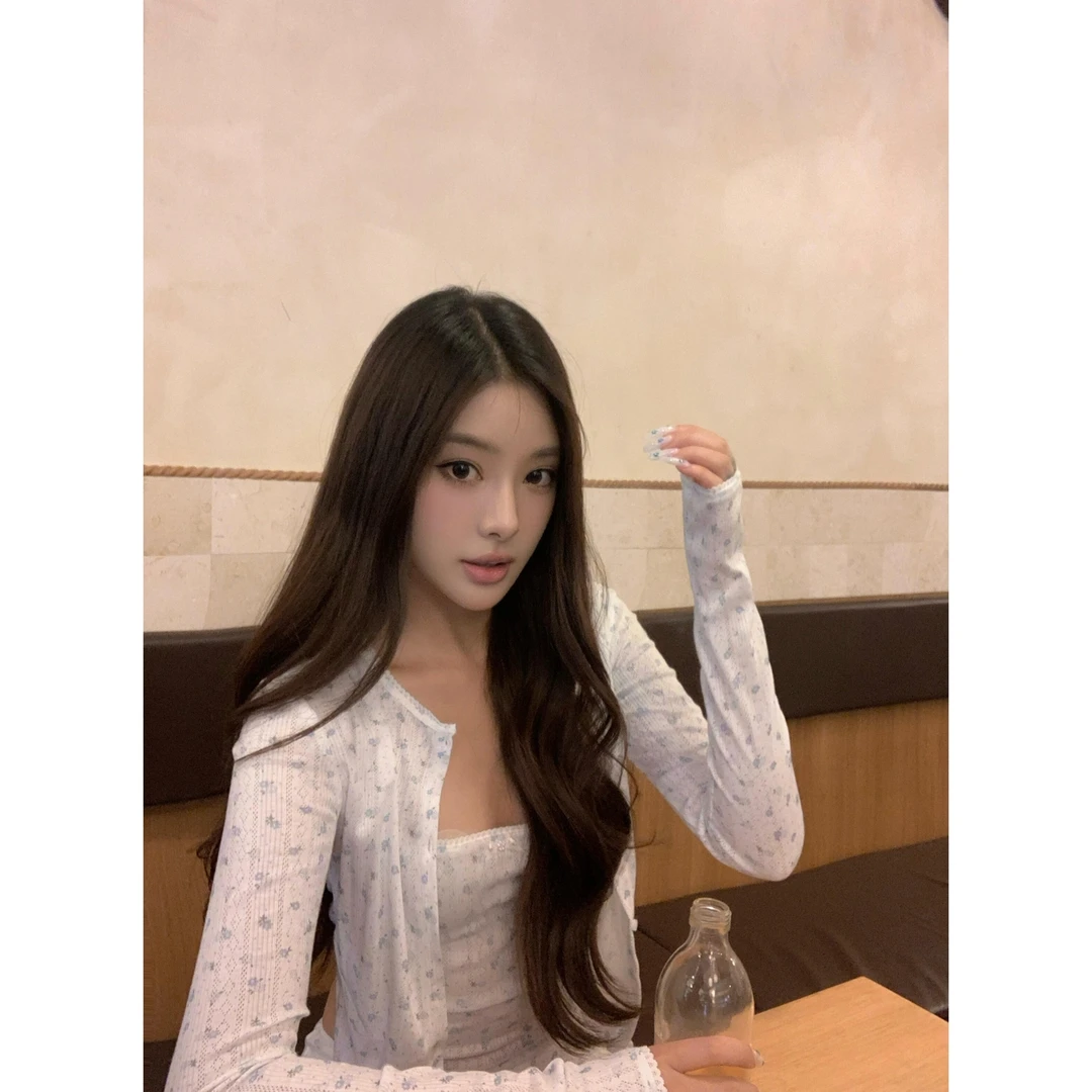 法式碎花吊带针织开衫女春秋薄款温柔百搭显瘦短款半身裙子三件套