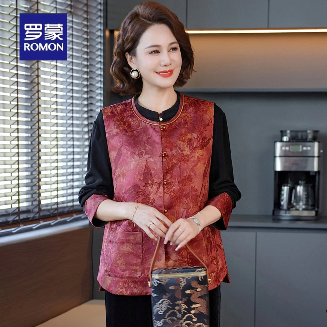 罗蒙50多岁妈妈秋装套装2025新款中老年春秋金丝绒马甲上衣三件套
