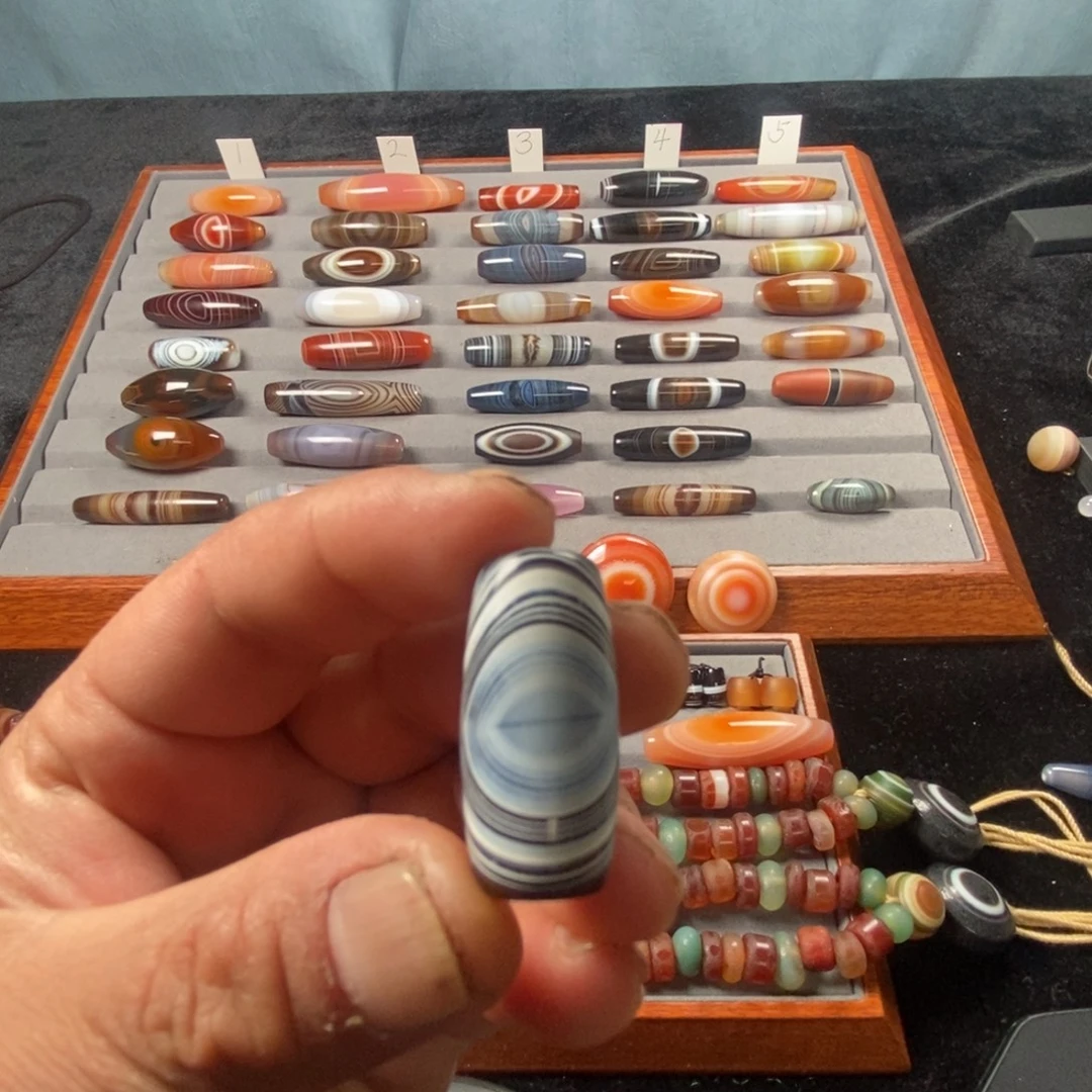 上***莱玛瑙/玉髓未镶嵌颈饰