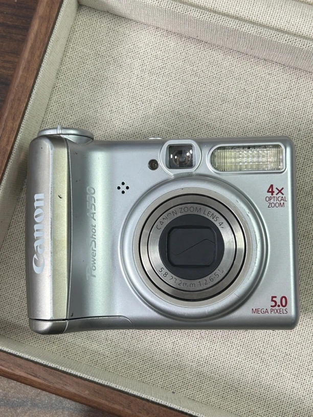9新 Canon/佳能 a530 银色 500w像素复古ccd 相机 用五号电池
