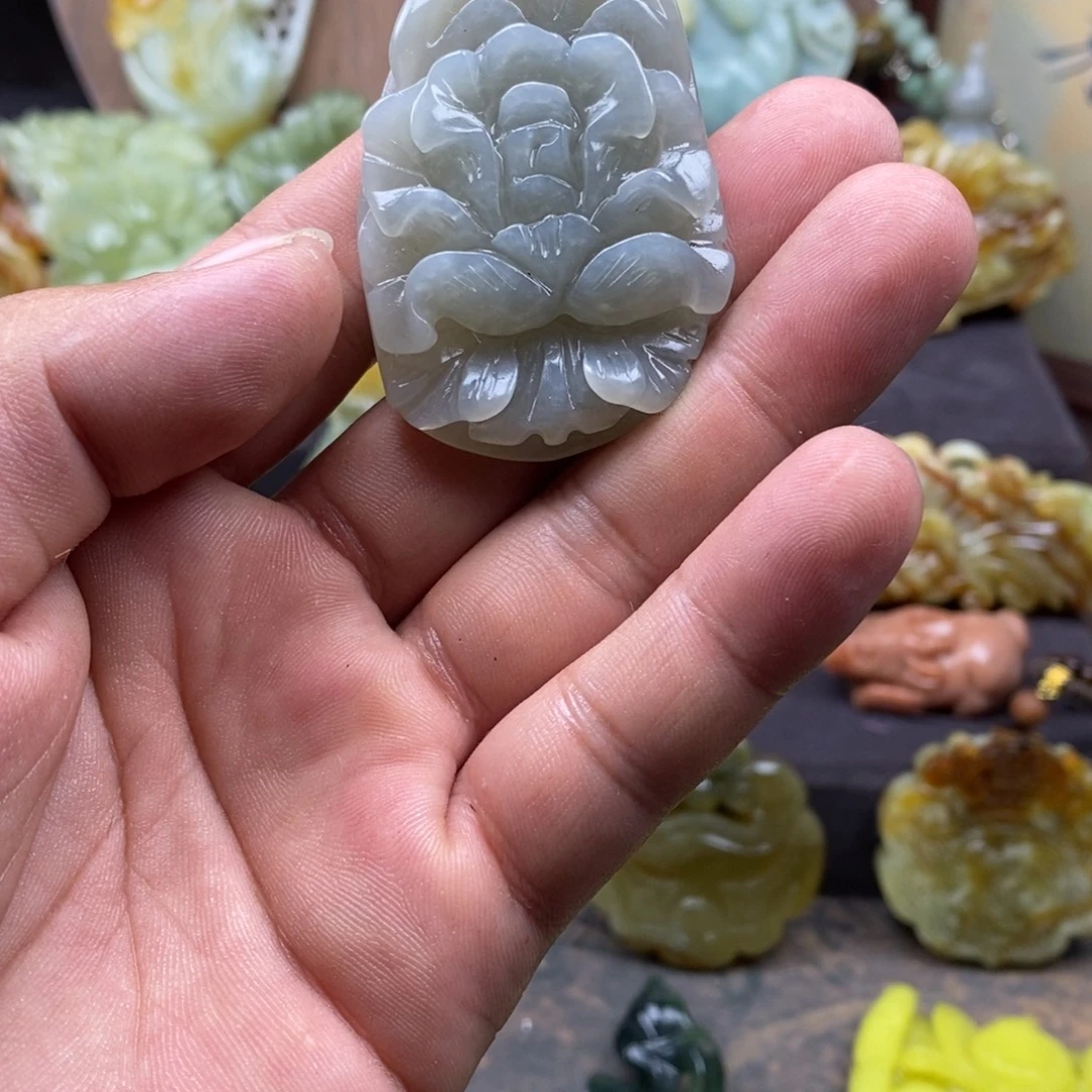 蛇纹石玉未镶嵌吊坠(赠链)