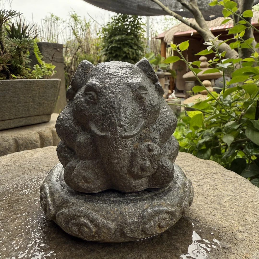 石锦坊 壶承抱财象 流水摆件