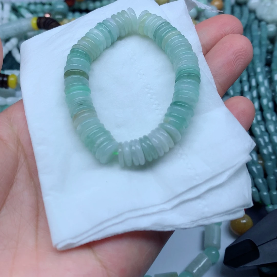 翡翠未镶嵌颈饰珠子